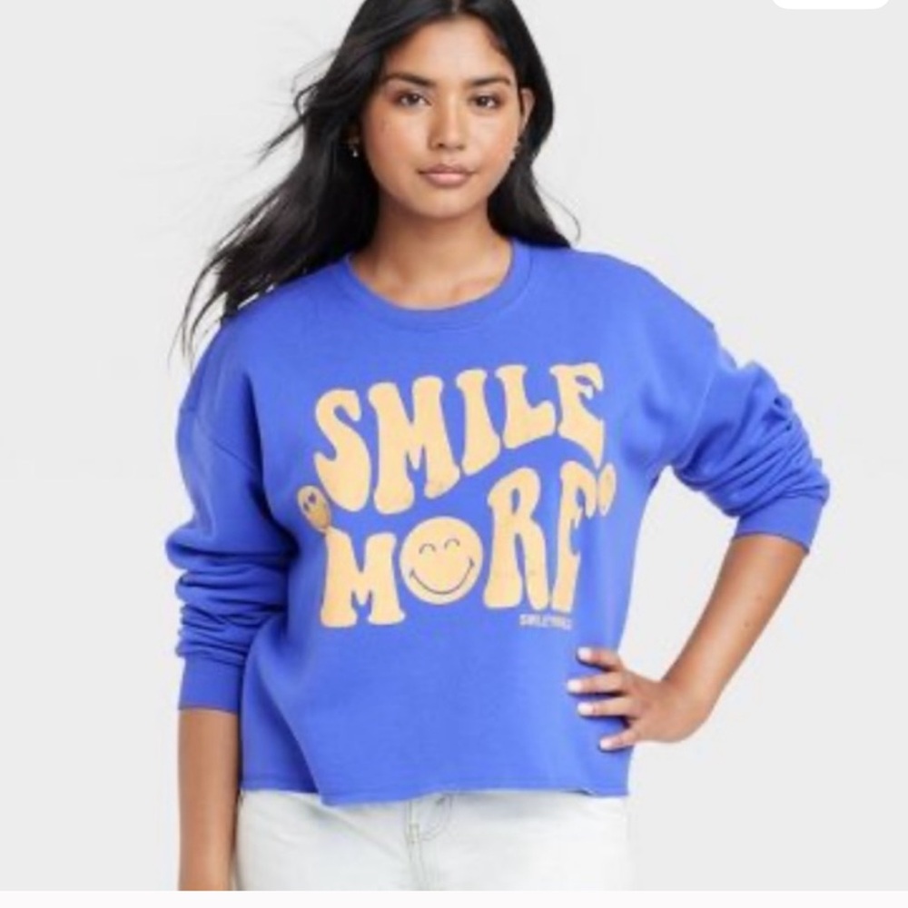 SmileyWorld blue crewneck sweatshirt with “Smile More” on front Size XL
